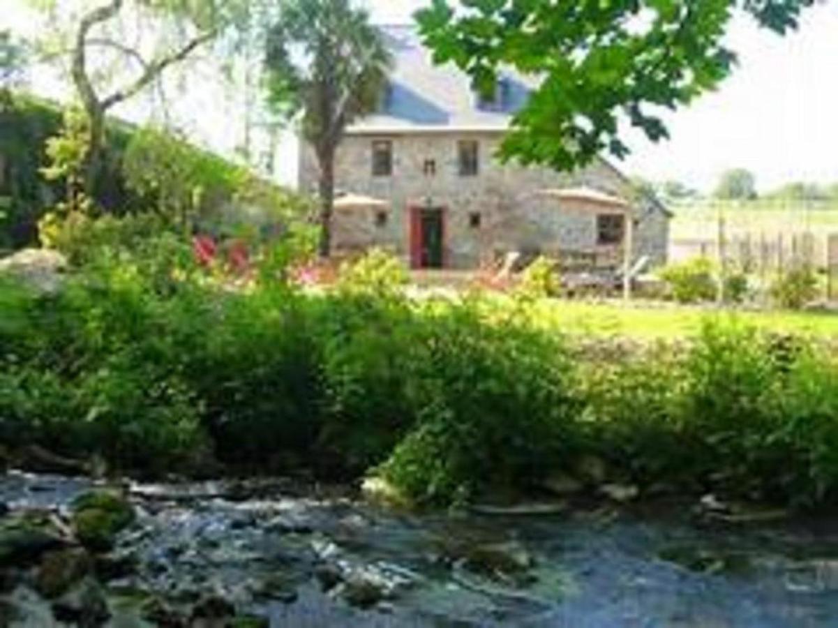 Gite Du Moulin Du Poulloguer Prat Eksteriør billede