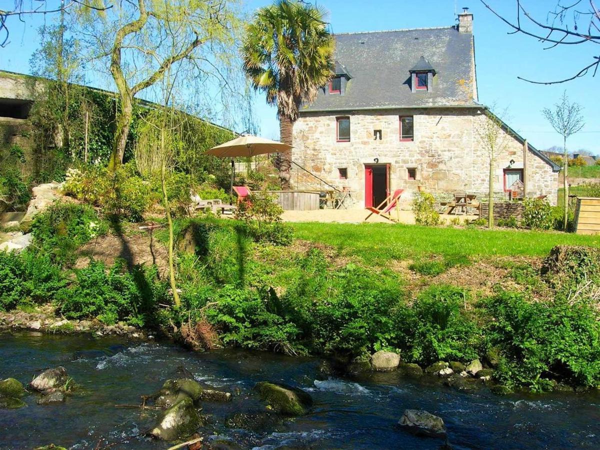 Gite Du Moulin Du Poulloguer Prat Eksteriør billede